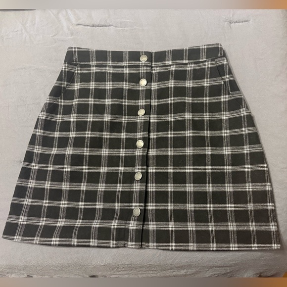 Hollister Dresses & Skirts - Hollister Black and White Checkered Mini Skirt